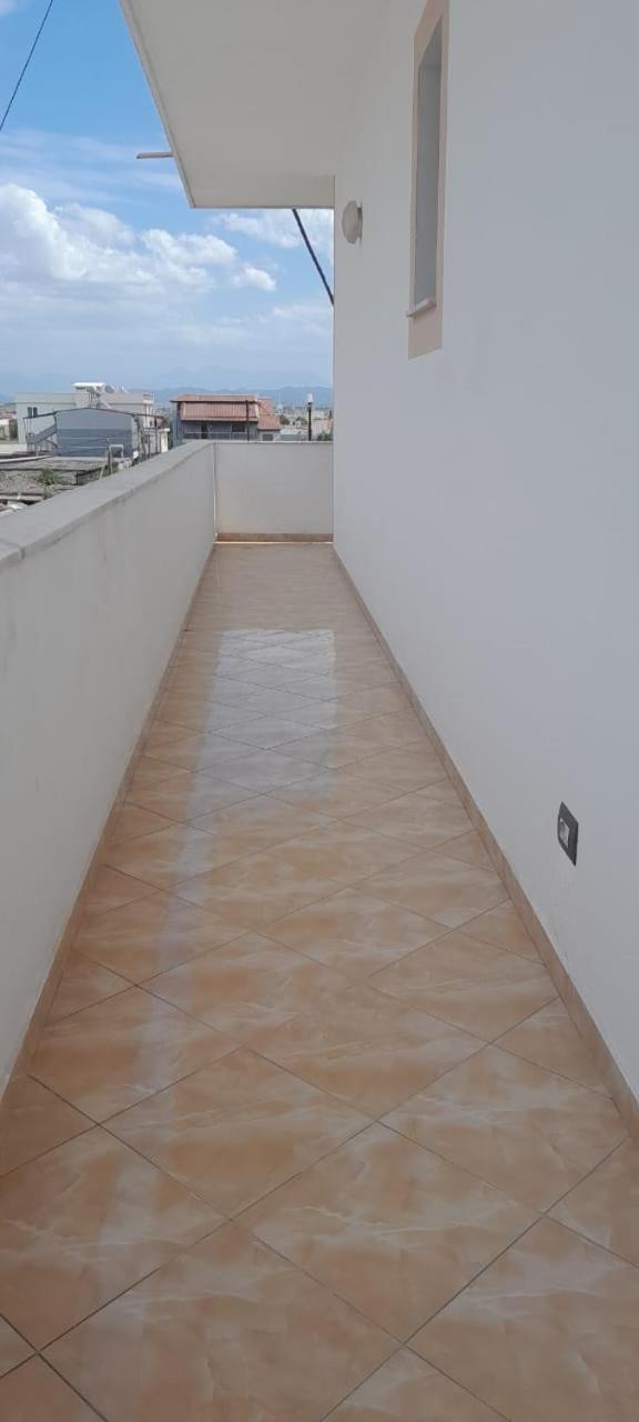 Casa Intera La Paghi Come Una Camera The Home With The Price Of A Room Durres Exterior photo