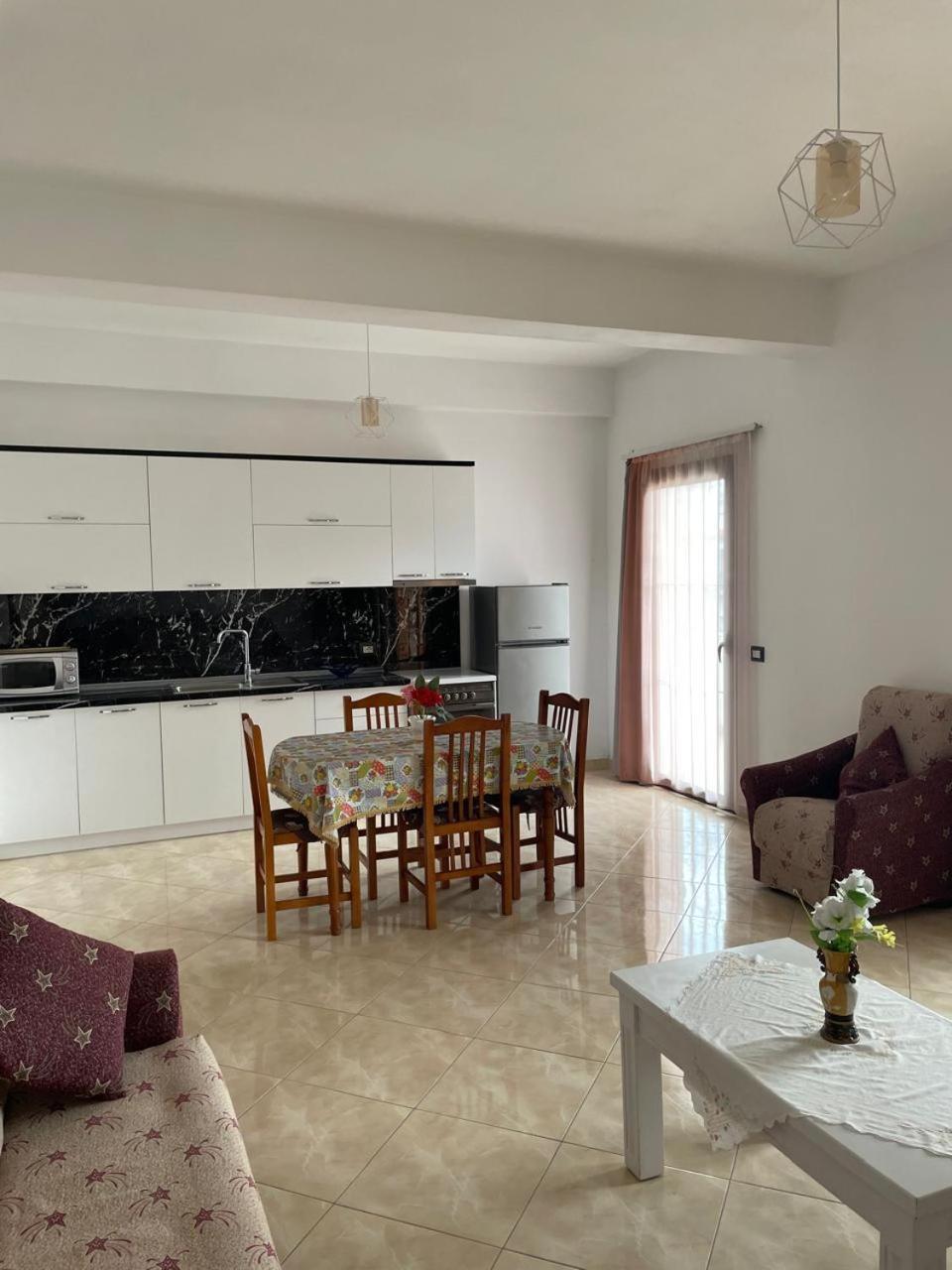 Casa Intera La Paghi Come Una Camera The Home With The Price Of A Room Durres Exterior photo